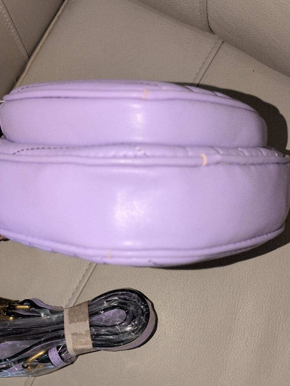 Lavender Heart-Shaped Crossbody Bag with Gold Toned Hardware - Picture 7 of 8